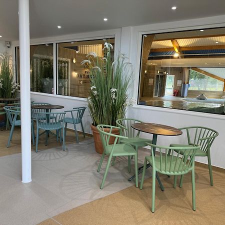The Boat House, Hot Tub Lodge South Cerney Exterior photo